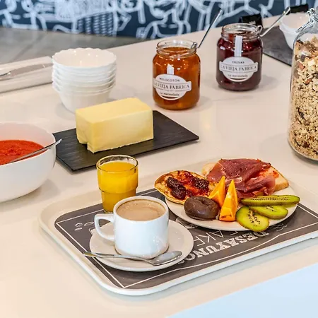 Ibis Bilbao Hotel *
