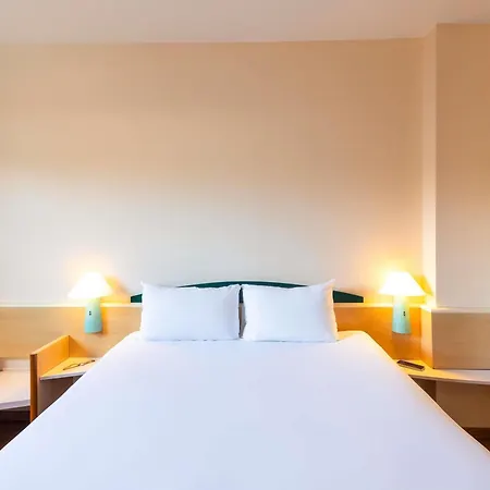Ibis Bilbao Hotel *