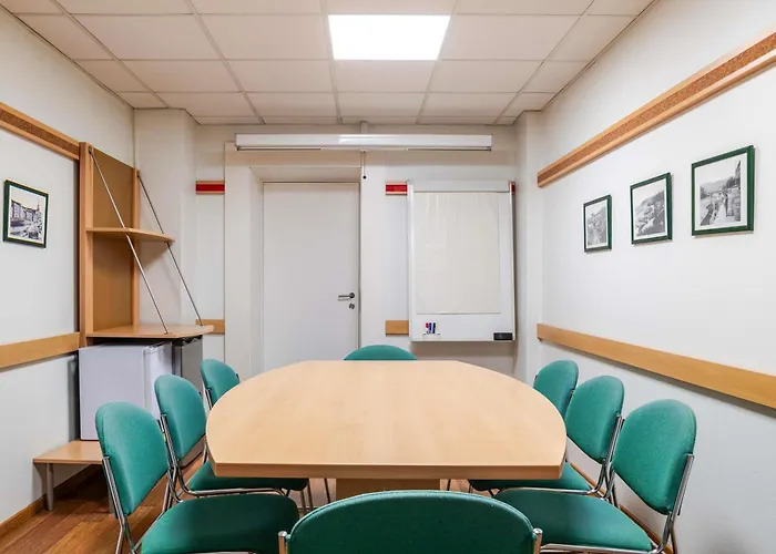 宜必思毕尔巴鄂巴拉卡尔多酒店 酒店 *